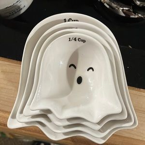 Ghost measuring cups